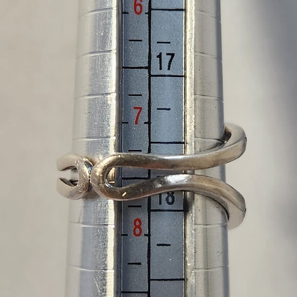 Vid Clip Sparkling! 925 Interlocking Criss Cross Pave Ring Size 7.5-8 - Picture 13 of 13